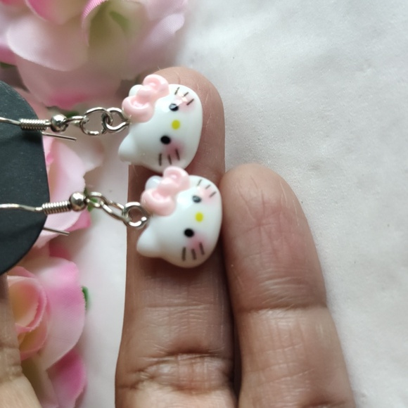 White Kitty Earrings Pink Bow - Picture 3 of 4